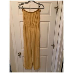 Long, strapless jumper.